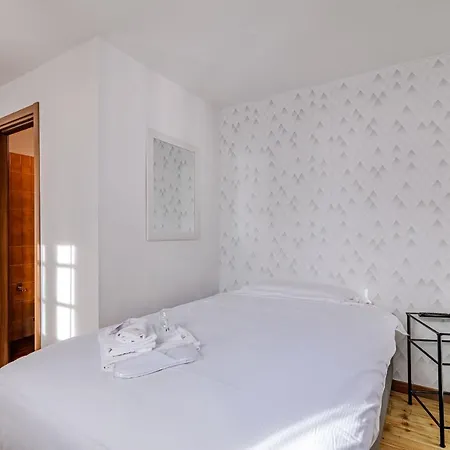 Dufour マクニャーガ