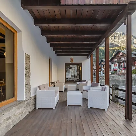 Dufour Hotel 3*