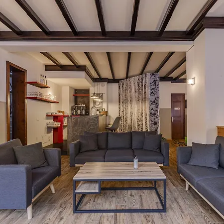 Dufour ホテル マクニャーガ