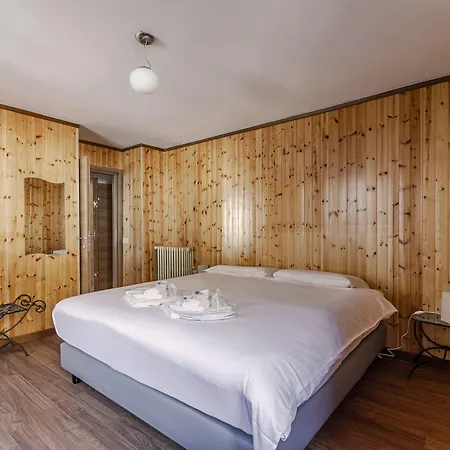 Dufour Hotel 3*